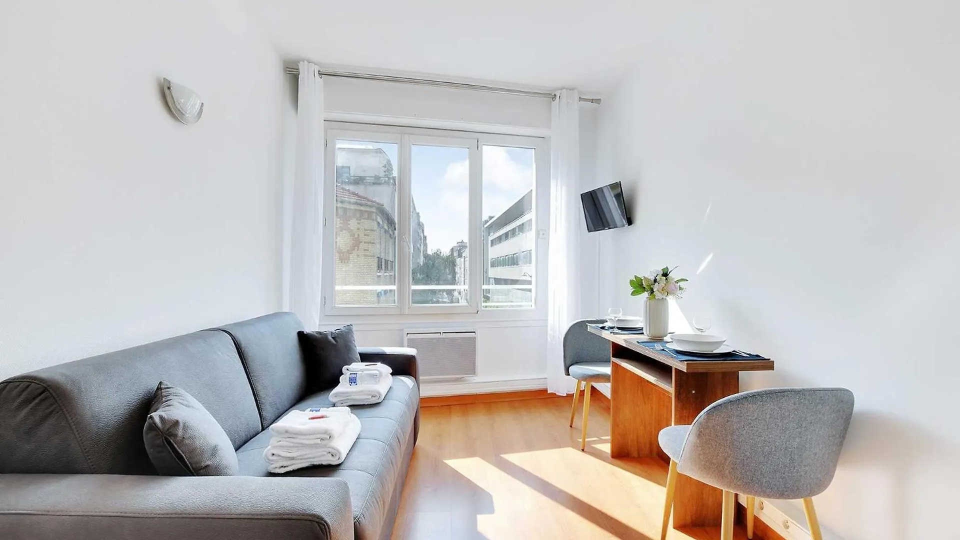 Cosy Studio 2p Parc Georges Brassens -3 *